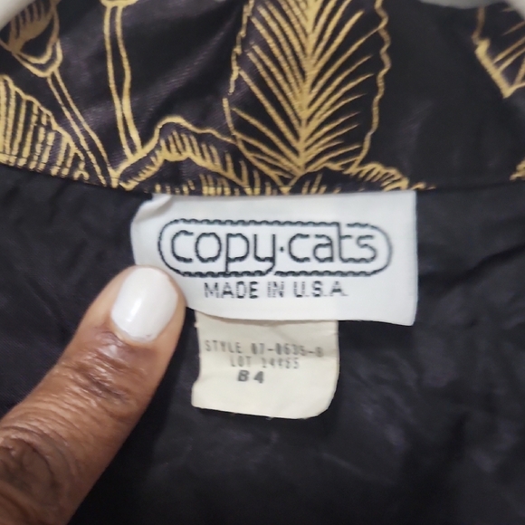 Elegant Black and Gold Floral Blazer - 3XL - Picture 3 of 4